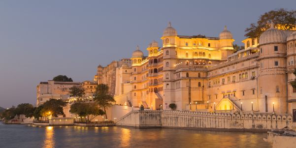 Outstation Cab Service in Udaipur